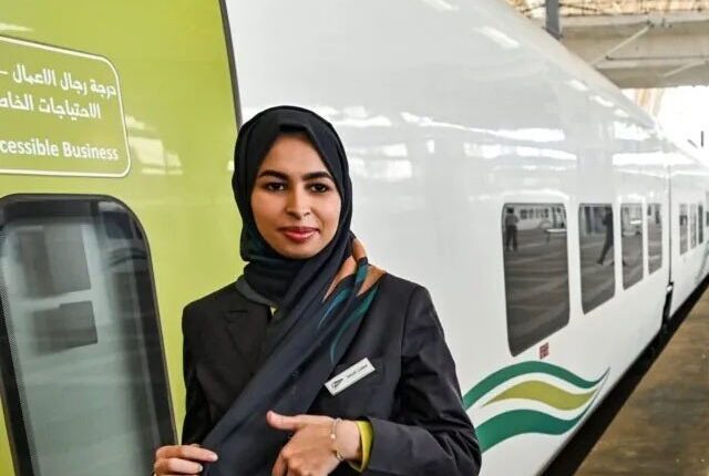 مکہ سے مدینہ بلٹ ٹرین چلانے کیلئے 28 ہزار خواتین نے درخواست دیدی