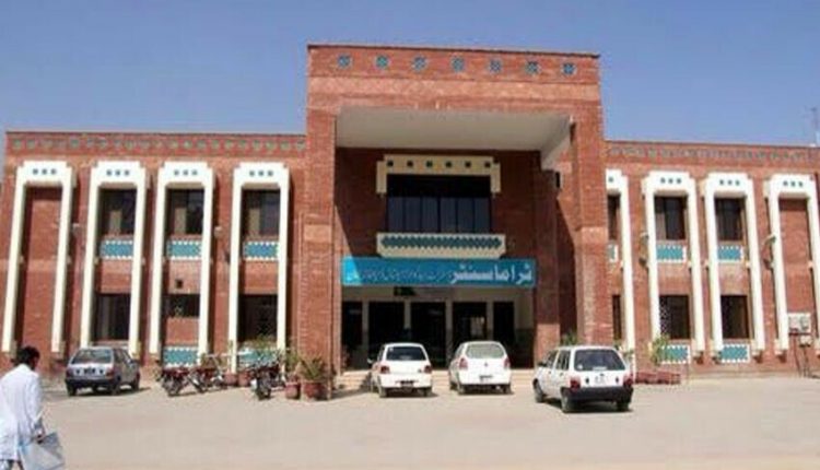 ڈی ایچ کیو اسپتال ڈی جی خان کی تعمیر میں ناقص میٹریل کے استعمال کا انکشاف