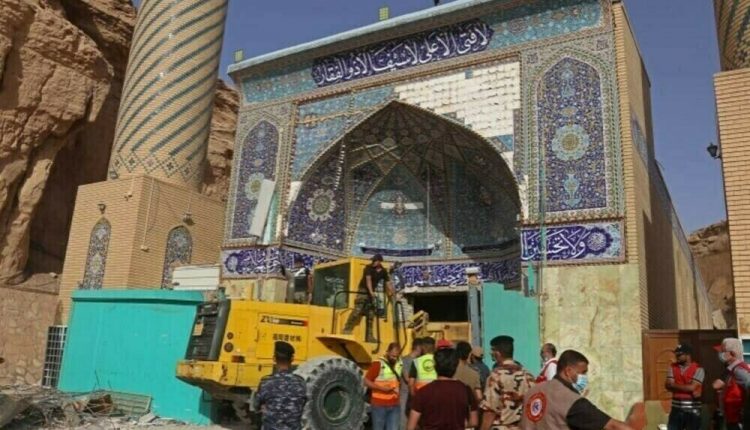 کربلا: لینڈ سلائیڈنگ سے مزار پر موجود 7 زائرین جاں بحق