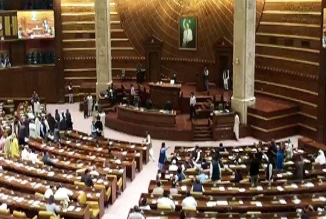 پنجاب اسمبلی میں عمران خان کے حق میں قرارداد منظور