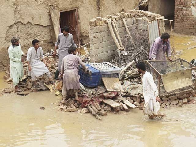 بارشوں اور ندی نالوں میں طغیانی کے باعث بلوچستان کا ملک بھر سے رابطہ منقطع