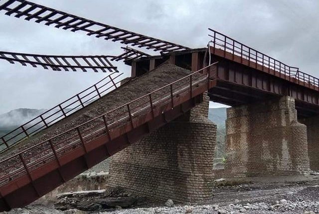 ریلوے پل کا ایک حصہ ٹوٹ گیا، کوئٹہ اور سبی کے درمیان ٹرین آپریشن معطل