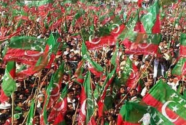 راجن پور سے قومی اسمبلی کی نشست این اے 194 تحریک انصاف کے ایم این اے سردار جعفر لغاری کے انتقال پر خالی ہوئی تھی۔ غیر حتمی غیر سرکاری نتائج تمام 237 حلقوں کے غیر حتمی غیر سرکاری نتائج کے مطابق تحریک انصاف کے محسن لغاری 90392 ووٹ لے کر پہلے جبکہ ن لیگ عمار احمد خان لغاری 55218 کے ساتھ دوسرے اور پاکستان پیپلز پارٹی اختر حسن گورچانی 20074 ووٹ کے ساتھ تیسرے نمبر پر رہے۔ آر ٹی ایس پر موصول ہونے والے نتائج کے مطابق ووٹنگ ٹرن آؤٹ 41 فیصد رہا۔ الیکشن کمیشن نے بتایا کہ حلقے میں تین لاکھ 79 ہزار 204 رجسٹرڈ ووٹرز ہیں جن کیلیے 239 پولنگ اسٹیشنز بنائے گئے ہیں جن میں سے 69 کو حساس قرار دیا گیا۔ ضمنی الیکشن میں مسلم لیگ ن کی جانب سے شیر کے نشان پر عمار اویس لغاری، بلے کے نشان پر محسن لغاری، تیر کے نشان اختر حسن گورچانی اور کرین کے نشان پر محمد محمود مقابلے میں ہیں۔ پولنگ کیلیے سیکیورٹی کے سخت انتظامات کیے گئے، 2500 سے زائد پولیس اہلکار و افسران ڈیوٹی انجام دی جب کہ پاک آرمی اور رینجرز کے جوان پولیس کی مدد کے لیے ساتھ موجود رہے۔ پولنگ اسٹیشن میں موبائل لے جانے پر مکمل پابندی عائد کی گئی۔